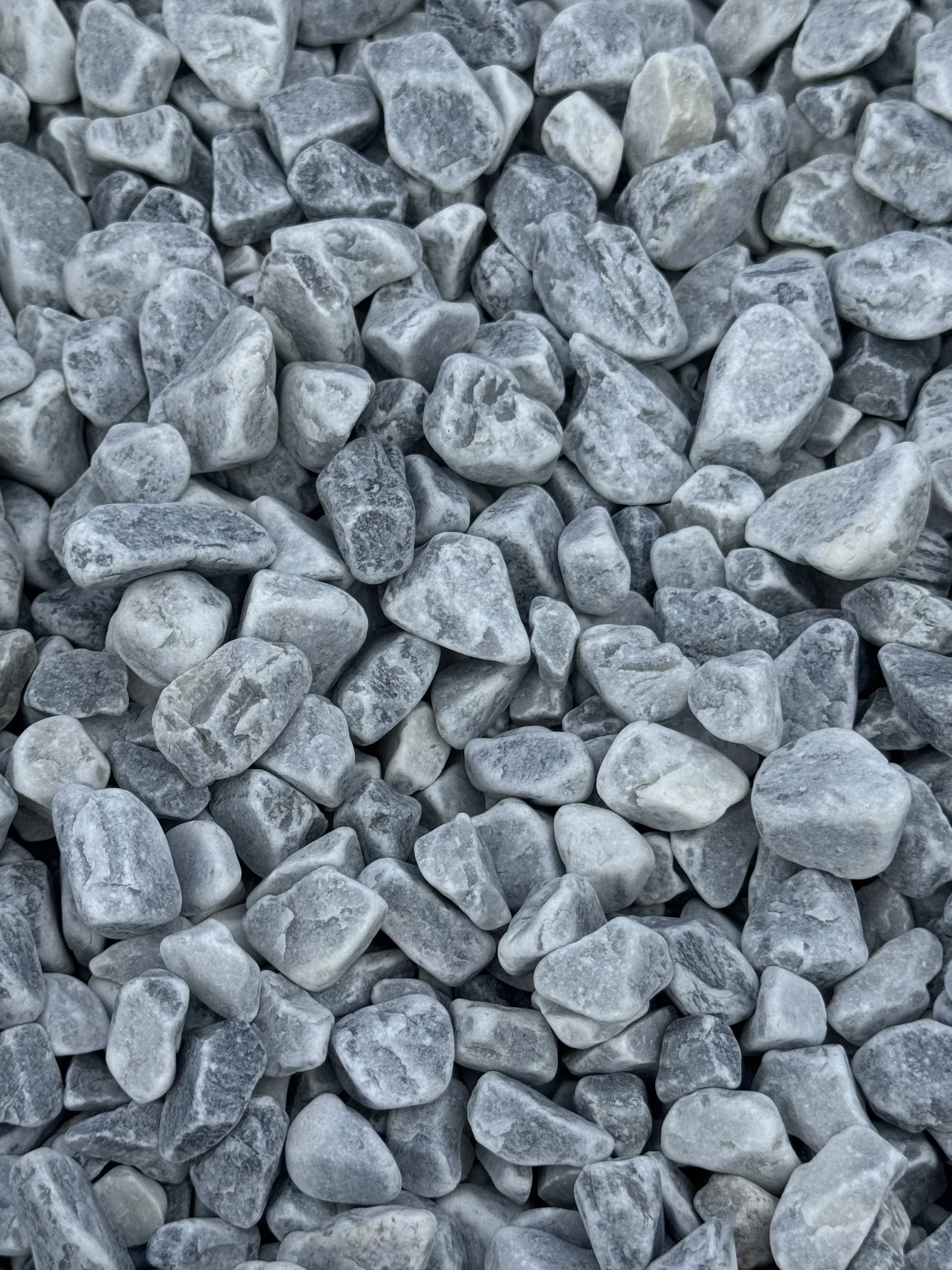 Pearl Grey decorative stone, pale grey rounded chippings