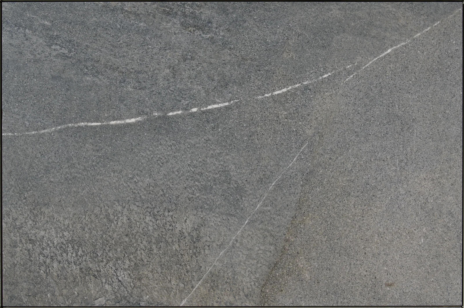 Sakhir Natural outdoor porcelain tile, grey-green with white veining