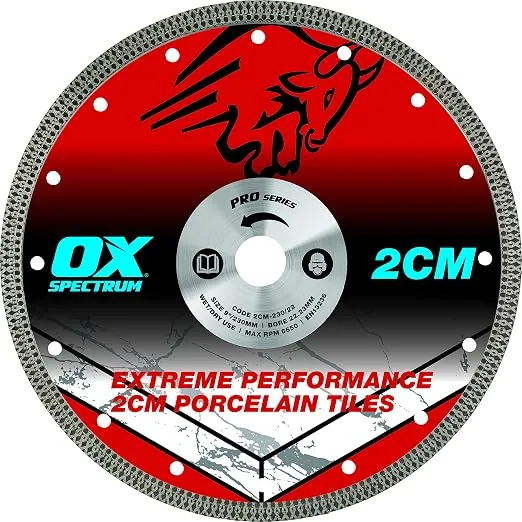 Diamond cutting disc for porcelain tiles